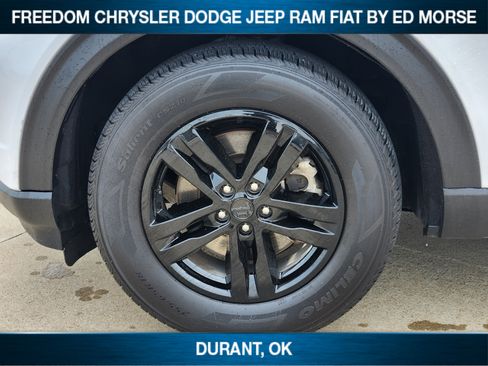 Used 2024 Ford Explorer XLT w/ Equipment Group 202A AWD/4WD image 8