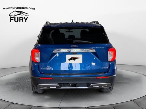 Used 2022 Ford Explorer XLT AWD/4WD image 4