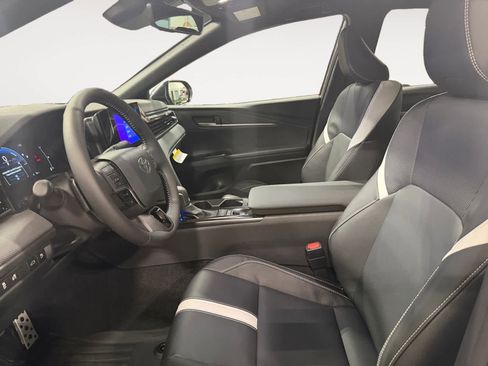 New 2026 Toyota Camry SE image 9