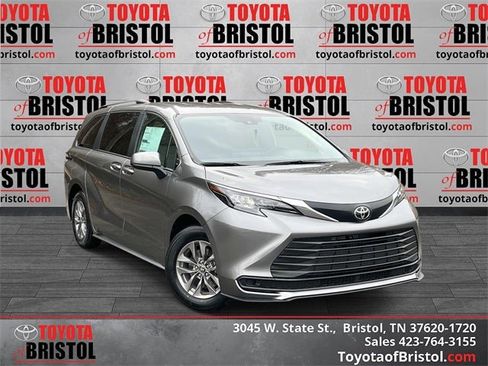 New 2026 Toyota Sienna LE image 1