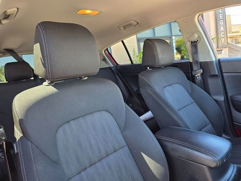 Used 2019 Kia Sportage LX image 17