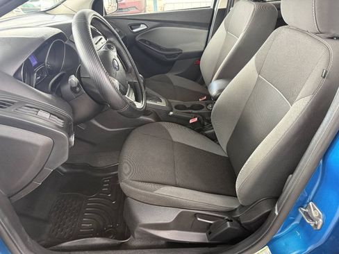 Used 2013 Ford Focus SE FWD image 2