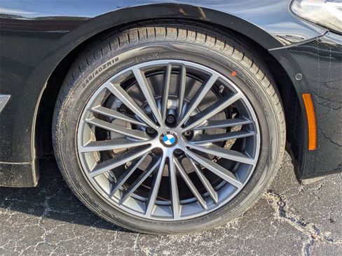 Used 2021 BMW 530i w/ M Sport Package image 11
