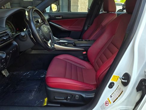 Used 2019 Lexus IS 300 F Sport w/ F Sport Package RWD image 19