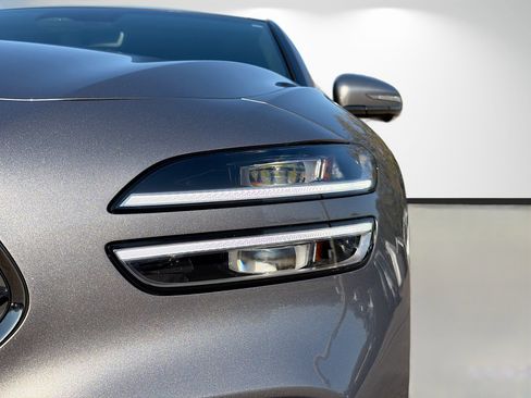 Used 2024 Genesis G70 3.3T Advanced w/ Sport Prestige Package image 9