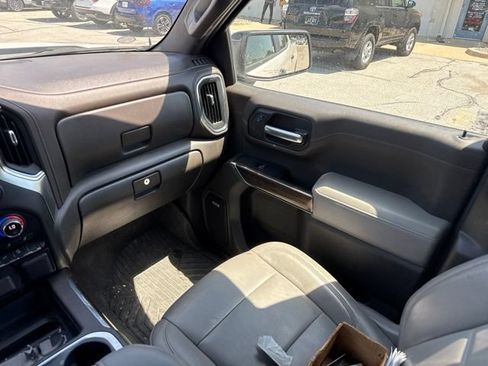 Used 2020 Chevrolet Silverado 1500 LT Trail Boss AWD/4WD image 17