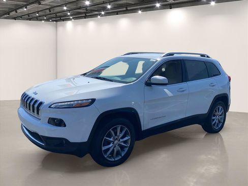 Used 2018 Jeep Cherokee Limited AWD/4WD image 3