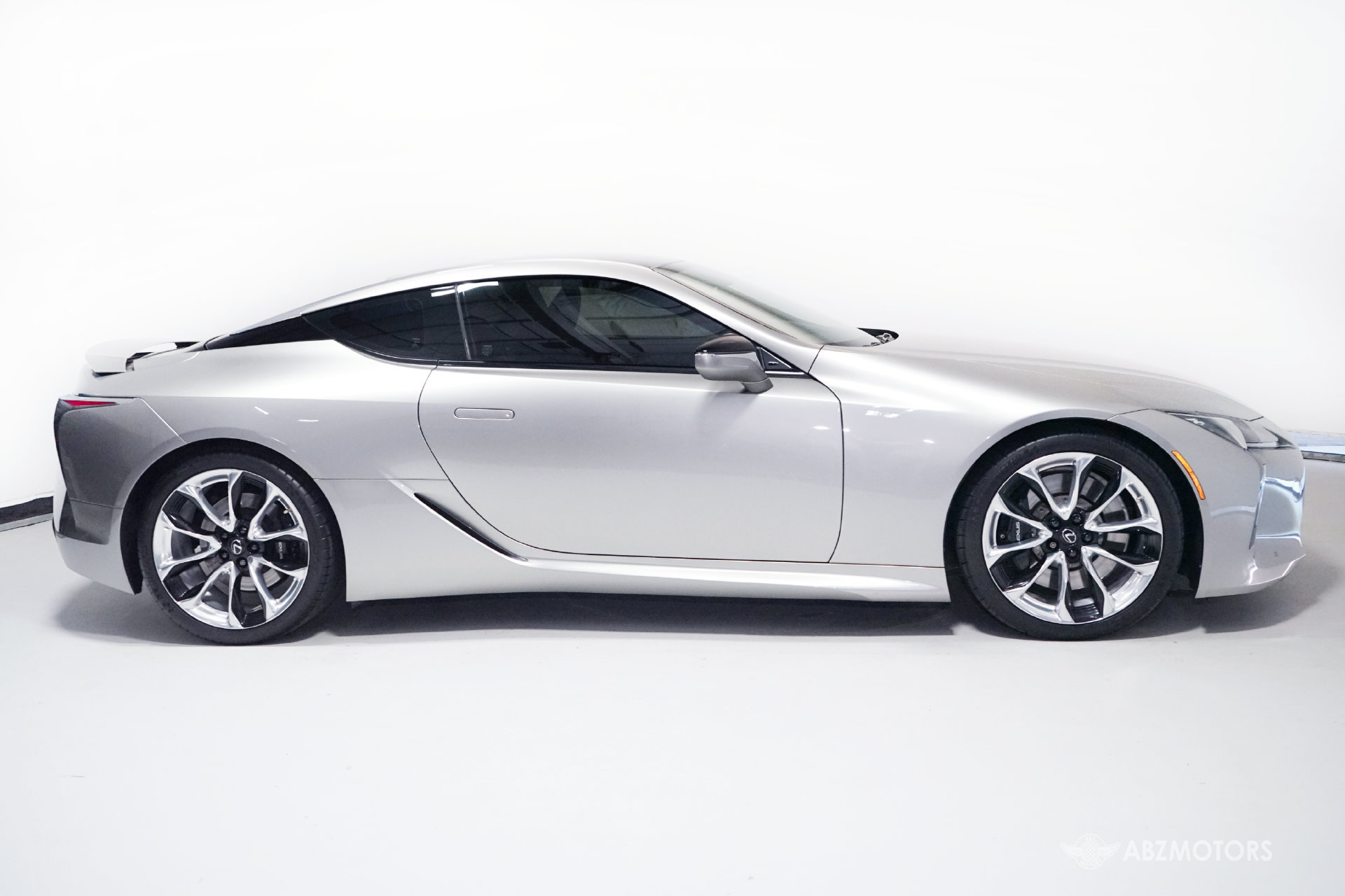 Used 2018 Lexus LC 500 Coupe w/ Performance Package RWD image 3