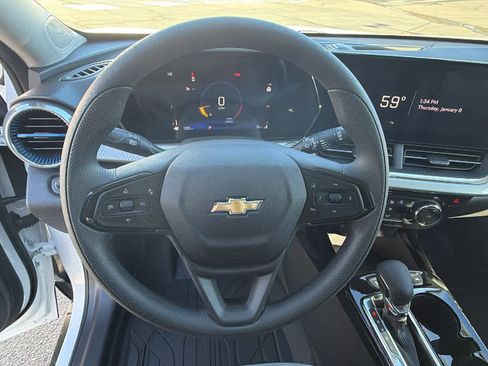 New 2026 Chevrolet Trax LT image 18