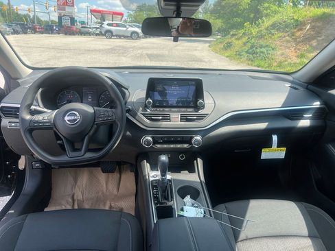 New 2025 Nissan Altima 2.5 S image 13