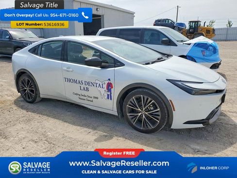 Used 2024 Toyota Prius XLE FWD image 5