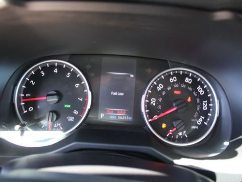 Used 2022 Toyota RAV4 XLE FWD image 22