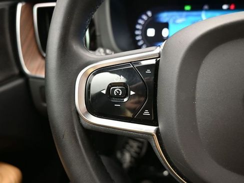 Used 2023 Volvo XC60 B5 Ultimate w/ Protection Package Premier FWD image 26