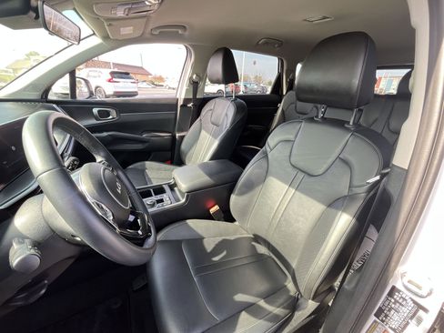 Used 2024 Kia Sorento S image 13