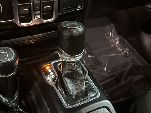 Used 2022 Jeep Wrangler Unlimited Sport AWD/4WD image 17