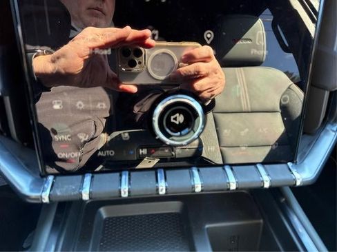 New 2026 GMC Acadia AT4 w/ Luxury Package image 15