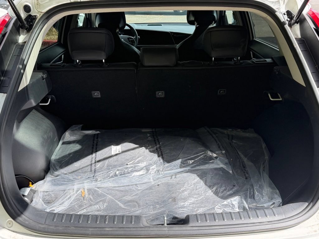 Certified 2025 Kia Niro EX w/ EX Cold Weather Package FWD image 6