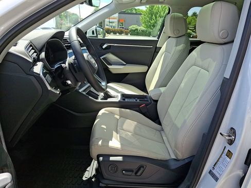 Certified 2023 Audi Q3 2.0T Premium w/ Convenience Package AWD/4WD image 13