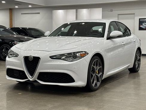 Used 2018 Alfa Romeo Giulia Ti Sport w/ Quick Order Package 22S Sport image 1