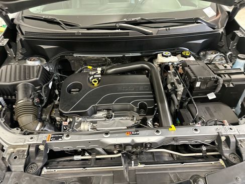 Used 2023 Chevrolet Equinox Premier AWD/4WD image 36