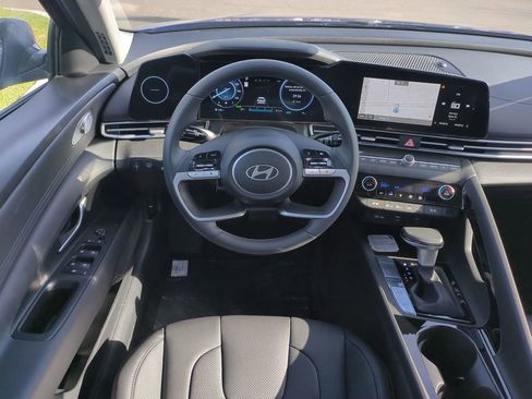 New 2026 Hyundai Elantra Limited image 17