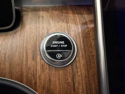 Used 2024 Mercedes-Benz C 300 4MATIC Sedan image 22