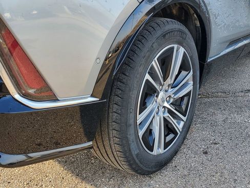 Used 2024 Cadillac Lyriq Luxury w/ LPO, Floor Liner Package image 12