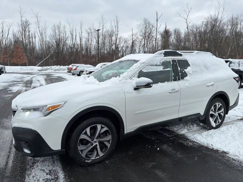 Used 2022 Subaru Outback Touring XT image 3