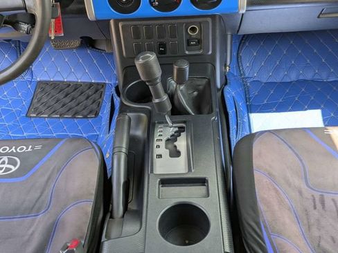 Used 2008 Toyota FJ Cruiser 4WD w/ Convenience Pkg image 18