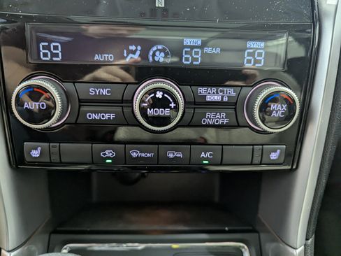 Used 2019 Subaru Ascent Limited AWD/4WD image 22