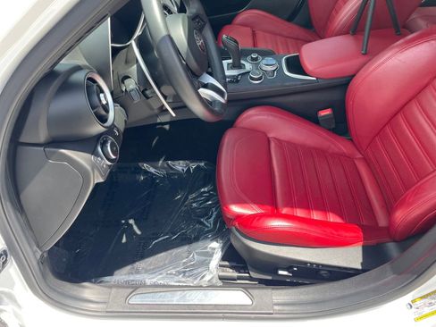 Used 2023 Alfa Romeo Giulia Sprint image 18