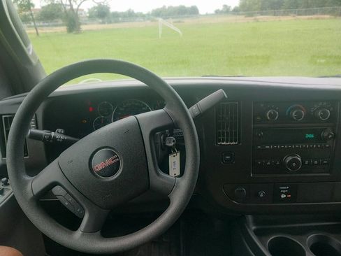 Used 2021 GMC Savana 2500 w/ Driver Convenience Package image 20