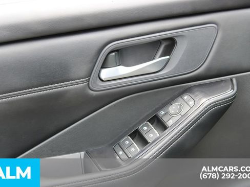 Used 2026 Nissan Rogue SL FWD image 16