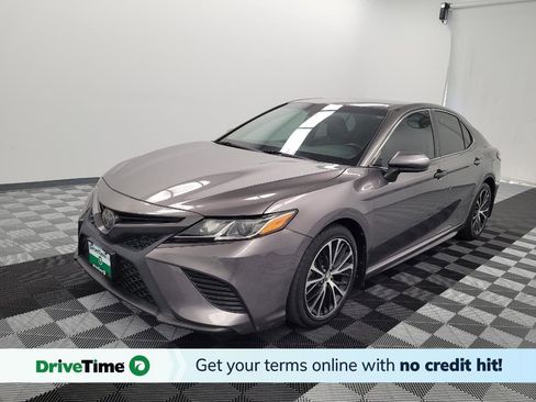 Used 2018 Toyota Camry SE FWD image 1