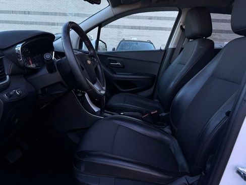 Used 2022 Chevrolet Trax LT w/ Driver Confidence Package image 15