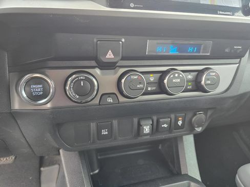 Used 2023 Toyota Tacoma TRD Off-Road AWD/4WD image 18