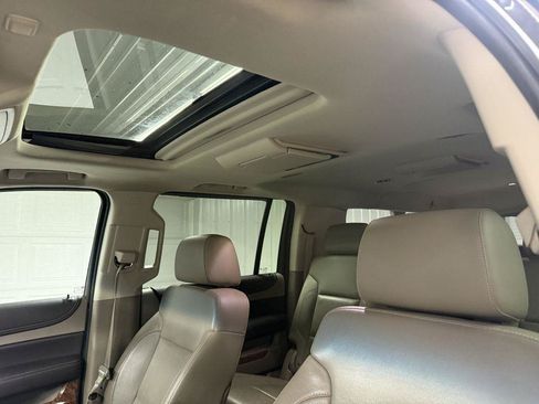 Used 2015 Chevrolet Suburban LTZ AWD/4WD image 11