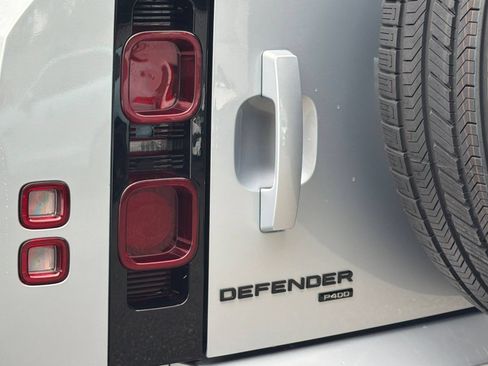 Used 2023 Land Rover Defender 110 SE AWD/4WD image 12