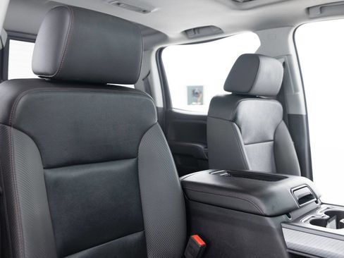 Used 2018 GMC Sierra 2500 SLT w/ All Terrain HD Package image 30