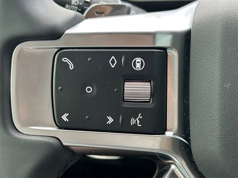Used 2024 Land Rover Discovery Dynamic SE image 41