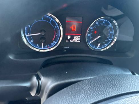 Used 2019 Toyota Corolla LE FWD image 5