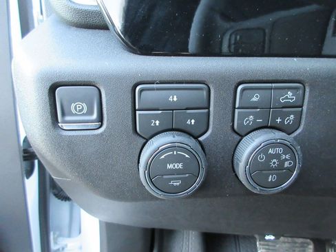 New 2026 Chevrolet Silverado 3500 LT w/ Convenience Package AWD/4WD image 23