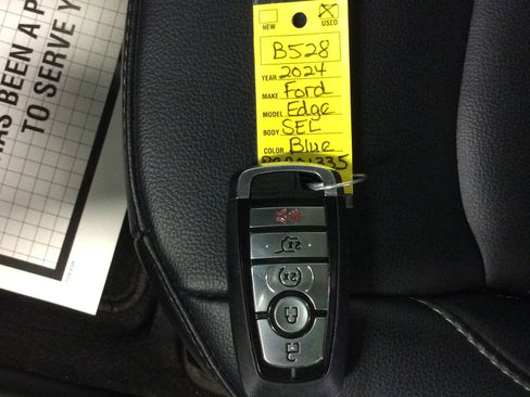 Used 2024 Ford Edge SEL w/ Convenience Package image 38