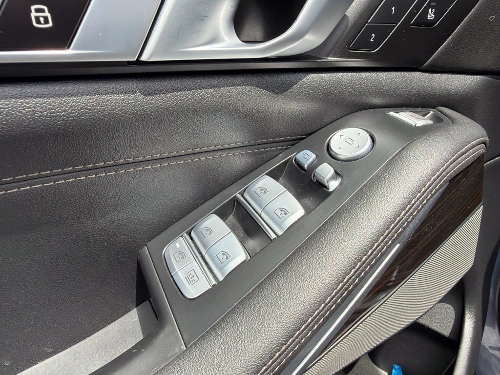 Used 2024 BMW X7 xDrive40i w/ Premium Package AWD/4WD image 14