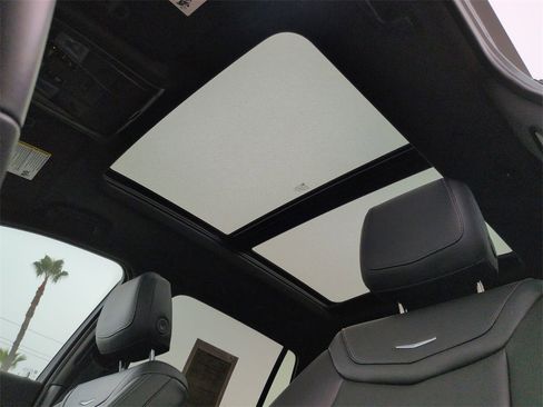 Used 2025 Cadillac XT6 Luxury image 7