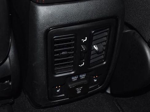 Certified 2024 Dodge Durango GT image 33