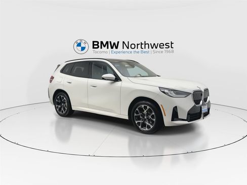 Used 2025 BMW X3 xDrive30i w/ Premium Package image 6