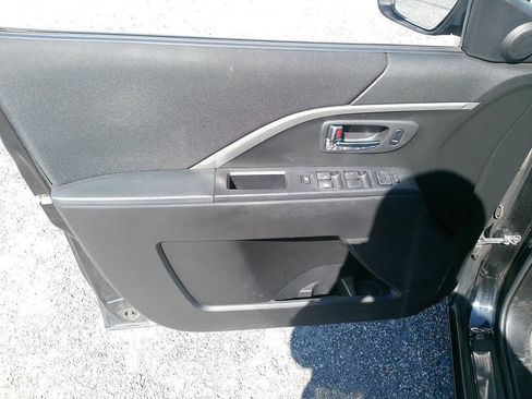 Used 2012 MAZDA MAZDA5 Sport image 34