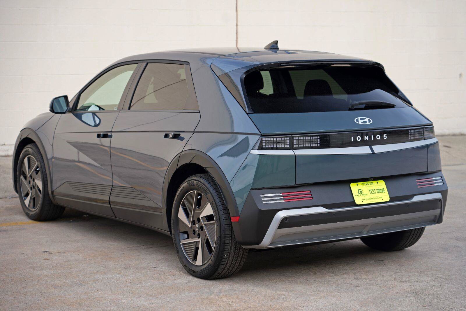 Used 2025 Hyundai Ioniq 5 SE RWD image 48