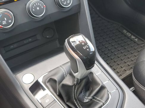 Certified 2022 Volkswagen Taos SE FWD image 28